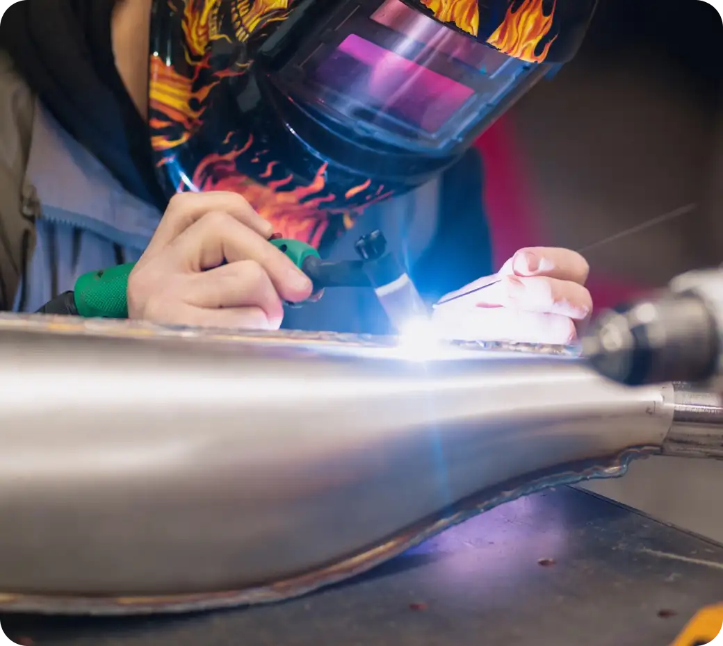 Imagen de Soluciones de <span class='text-ditsa-Primary-Verde-2'>Soldadura MIG</span> Rápida, <span class='text-ditsa-Primary-Verde-2'>Fuerte y Confiable</span> para tu Industria